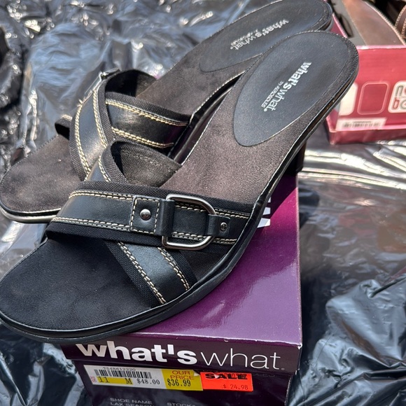 Ladies shoes - Picture 1 of 2